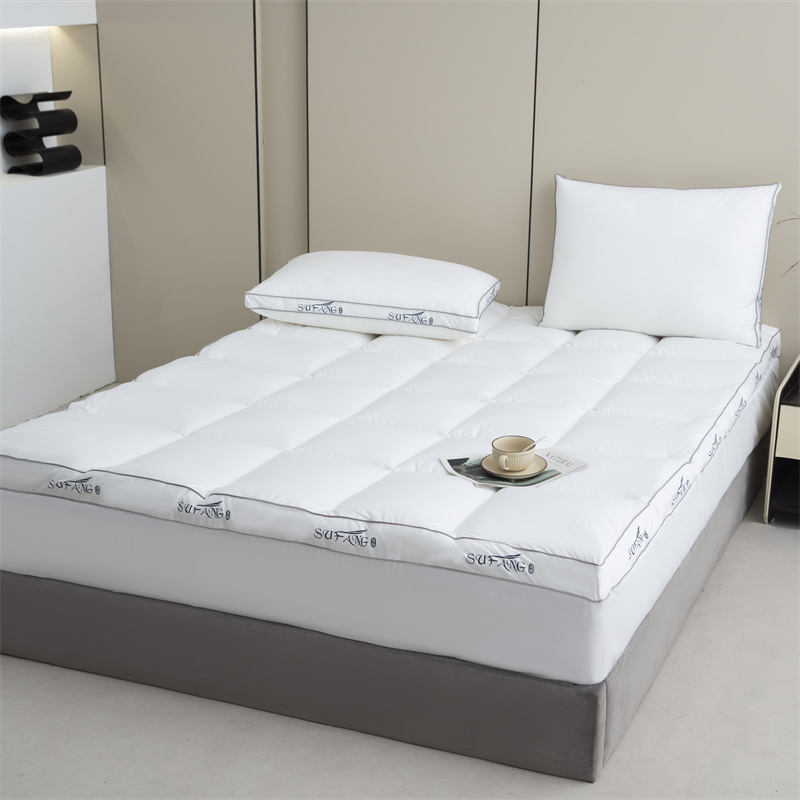 Logo Cetakan Tersuai Microfiber Pengisian 40-an Fabrik Tahan Bawah Dengan Topi Tilam Paip Logo Cetakan Tersuai Microfiber Pengisian 40-an Fabrik Tahan Bawah Dengan Topi Tilam Paip