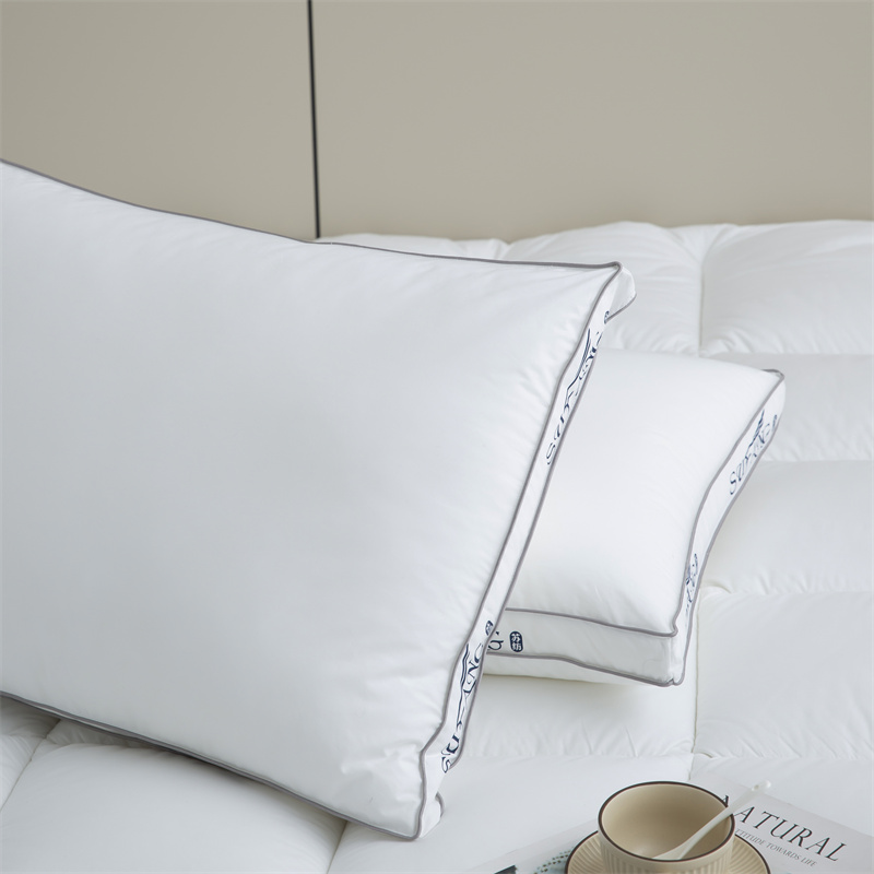 Logo Cetakan Tersuai Microfiber Pengisian 40-an Fabrik Tahan Bawah Dengan Topi Tilam Paip Logo Cetakan Tersuai Microfiber Pengisian 40-an Fabrik Tahan Bawah Dengan Topi Tilam Paip